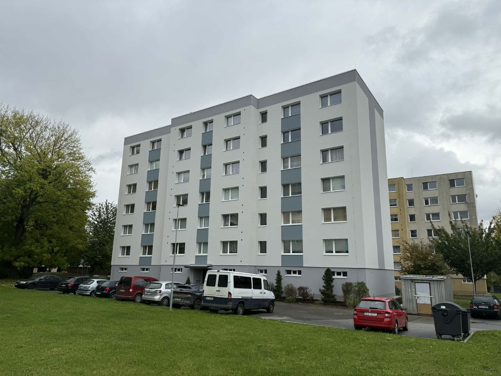 Zateplený panelový dům v Příšovicích
